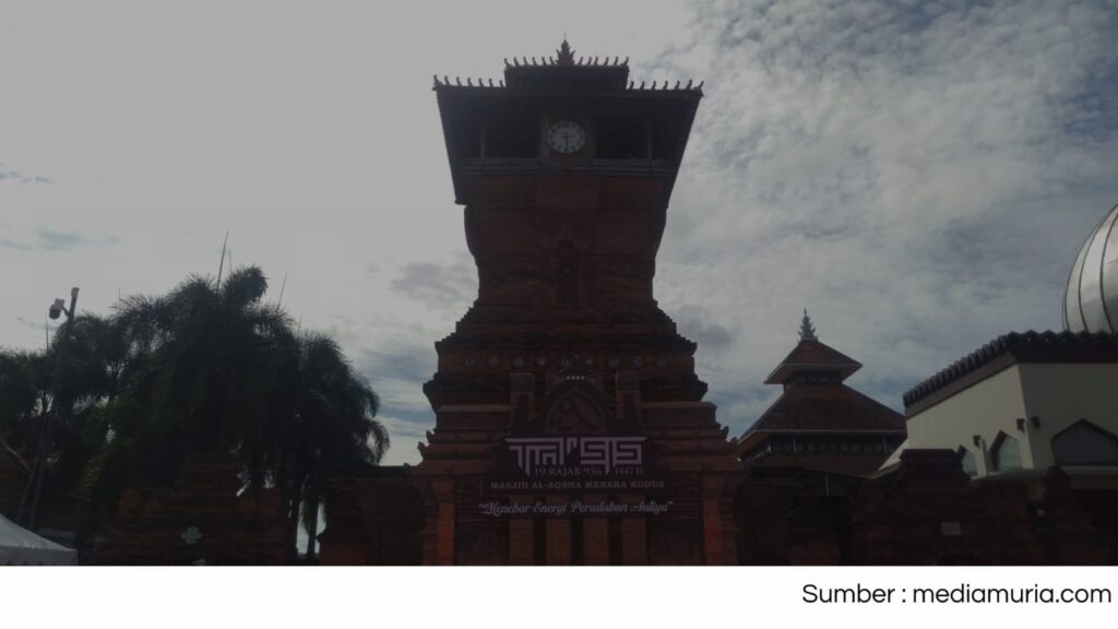 Ngaji Bareng Gus Baha Meriahkan Rangkaian Ta’sis Masjid Al-Aqsha Menara Kudus