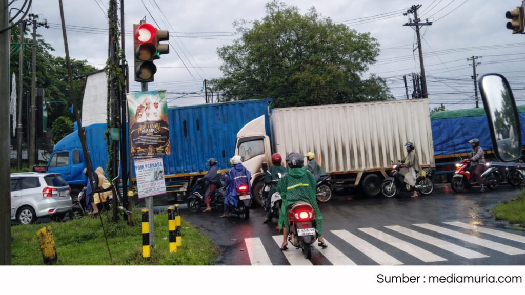 Banjir di Kudus Picu Kemacetan Parah di Jalur Lingkar Pantura Kudus–Pati